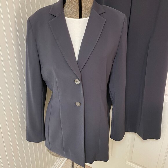 LE SUIT DARK GREY SUIT WITH JACKET AND PANTS SIZE 12 - Picture 2 of 12